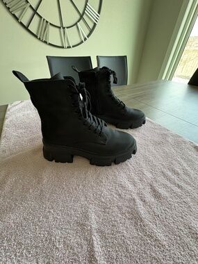 Steve Madden - Combat Boots